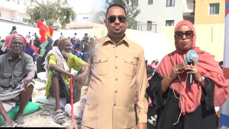 {DAAWO MUQAALKA} Marwada Madaxweynaha ayaa gargaar raashin ah ugu qeybisay Seddex kun oo qoysas danyar ah