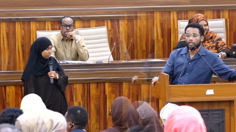 {DAAWO MUUQAALKA} Kulanka xildhibaannada Oo lagu dhaariyay Wasiir ku xigeenka cusub ee Wasaaradda Qoyska