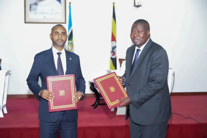 Dowladaha Soomaaliya iyo Uganda oo heshiis kala saxiixday.