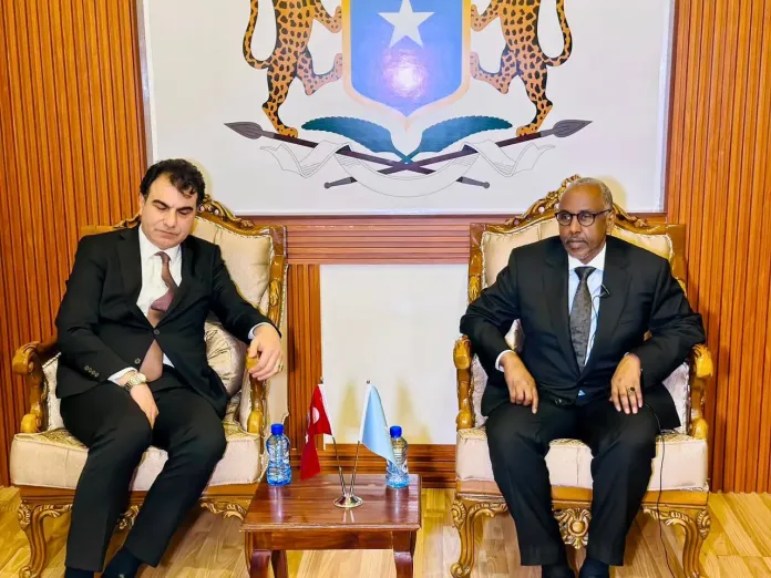 {DAAWO SAWIRADA} Turkiga oo wafdi culus usoo diray Soomaaliya