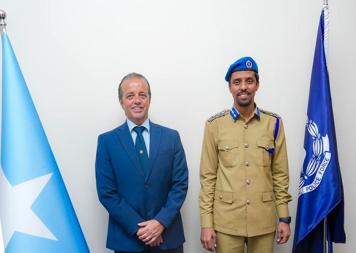 Taliyaha Cusub ee Ciidanka Booliska Soomaaliya oo kulan muhiim ah la yeeshay Danjiraha Talyaaniga.