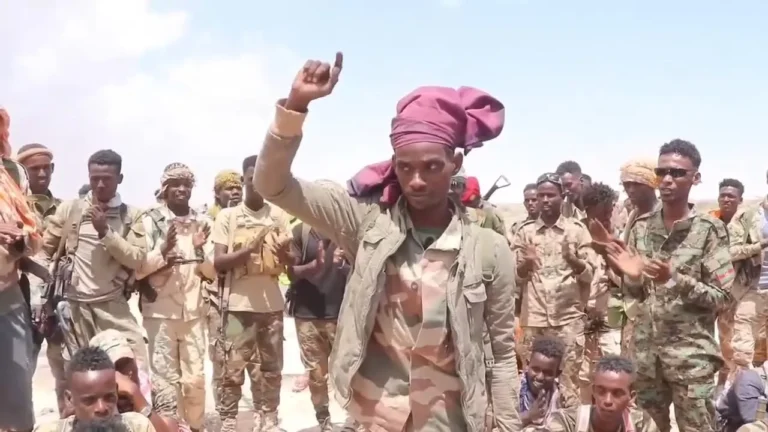 {DAAWO MUQAALKA}  Ciidanka Xooga Dalka ee ku sugan furimha hore ee dagaalka oo fariin culus diray