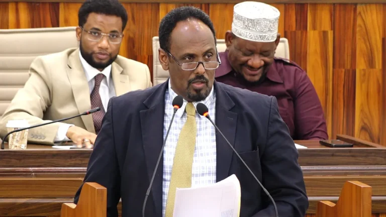 {DAAWO MUUQAALKA} Guddiga arimaha Bulshada Barlamaanka oo ka hadlay Muhiimada Sharciga Tacliinta sare.