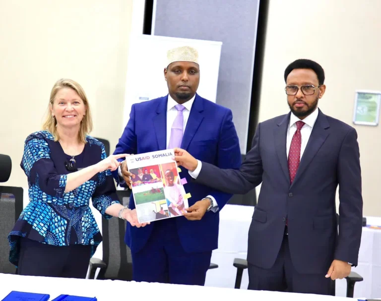 Maxaa Ka Jiro In Soomaaliya aay saxiixday heshiis loogu deeqay 68 milyan oo dollar?