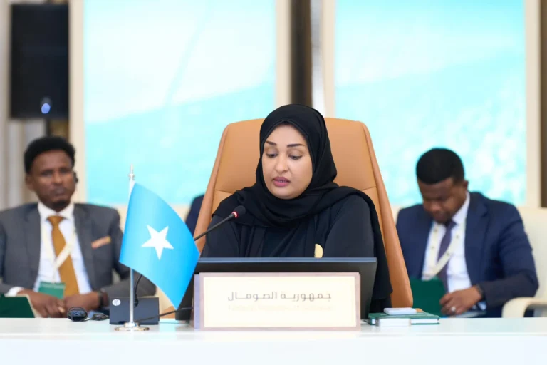 Soomaaliya ayaa loo ansixiyay $100 Milyan oo doollar.