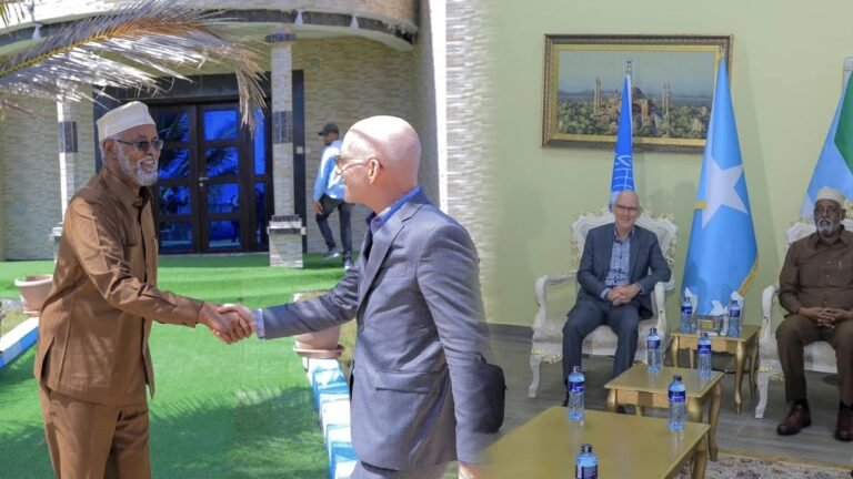 {DAAWO MUQAALKA} Maxay ka Wada Hadleyn Madaxweynaha Jubbland iyo James Swan?