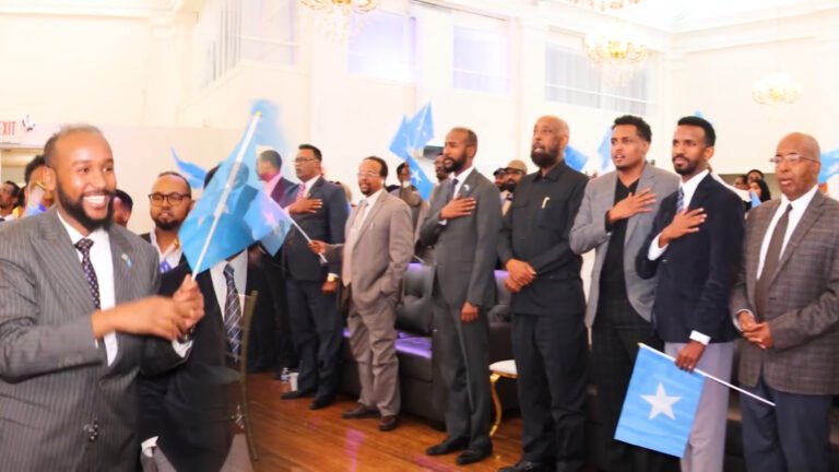 {DAAWO MUUQAALKA} Masuuliyiin ka tirsan Dowladda oo lagu soo Dhaweeyey Mareeykanka.