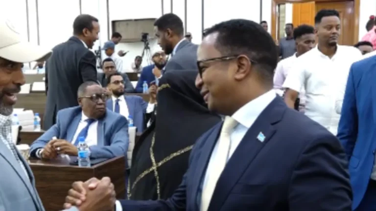 {DAAWO MUUQAALKA} Maxaa dhaxmaray Ra’iisul-wasaare ku xigeenka cusub iyo Xildhibaanada BJFS.