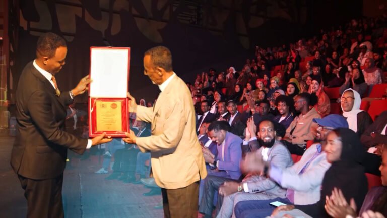 {DAAWO MUQAALKA} “Meel kasta uu joogo qofka somaliga ah waa inu ilaaliyo madax banaanideenna”.Wasiir Cadaala