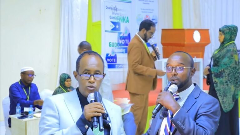 {DAAWO MUUQAALKA} Munaasabad lagu dooranayay Guddoonka cusub ee Ururka Qareenada Galmudug.