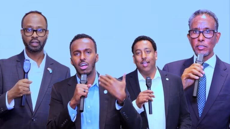 {DAAWO MUUQAALKA} Safaradda Soomaaliya ee Mareykanka ayaa kulamo la qaadatay madaxda Soomaalida ee Mareykanka.