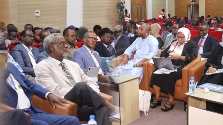 {DAAWO MUUQAALKA} Shirka 7-aad ee Madasha Siyaasadda Dhaqaalaha Qaranka oo lagu soo gabagabeeyay Muqdisho.