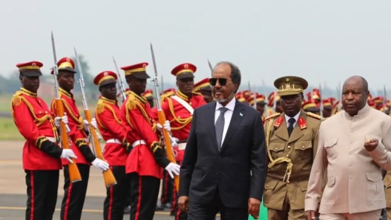 {DAAWO MUUQAALKA} Xasan oo guulo taariikhi ah kala soo laabtay Safaradii uu ku tagay Uganda,Burundi,Jabuuti iyo Keenya