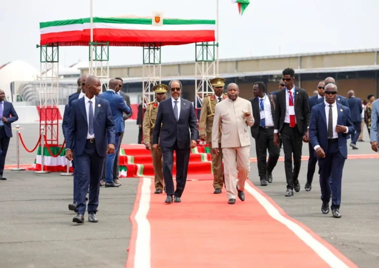 {DAAWO SAWIRADA} Madaxweynaha Soomaaliya oo Gaaray Dalka Burundi