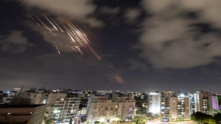 {DAAWO MUQAALKA} Iraan oo Weerar Culus ku qaaday Israiil iyo Israiil oo Baaq deg deg ah u Dirtay Caalamka.