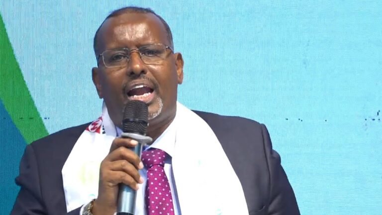 {DAAWO MUQAALKA} Hobyo waa magaalo taariikhi ah Dekadeedana Soomaali oo dhan ayaa maal-gashatay