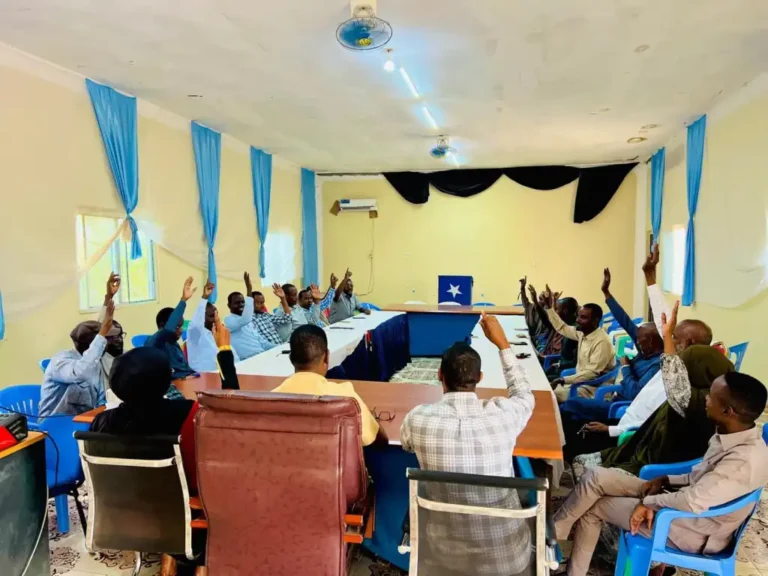 Maxey Tahay Sababta loo Kala Diray Golihii deegaanka Degmada Xudur?