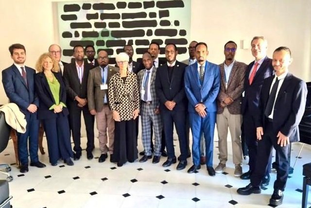 Soomaaliya iyo Taliyaaniga oo iska kaashanaaya dib u habeynta Garsoorka dalka.