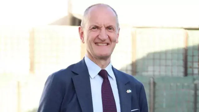 Puntland iyo Jubaland oo dacwad ka gudbiyey safiirka UK ee Soomaaliya.