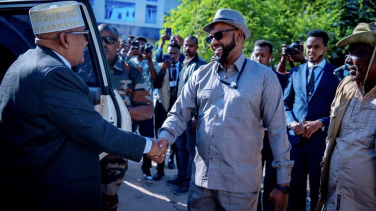 {DAAWO MUQAALKA} Ciidamo la wareegay amaanka Murashax C/raxmaan Cirro iyo Natiijada Doorashada oo la,,