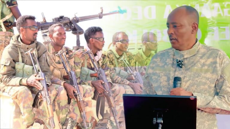 {DAAWO MUQAALKA} Gen Jimcaale Jaamac Takar ayaa soo dhaweyay golaha deegaanka Degmada Godob-jiiraan.