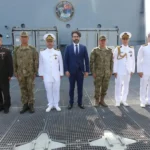 Markab kale oo Turkigu leeyahay oo ku soo xirtay dekadda Muqdisho iyo wixii safaaradu ka tiri socdaalkiisa