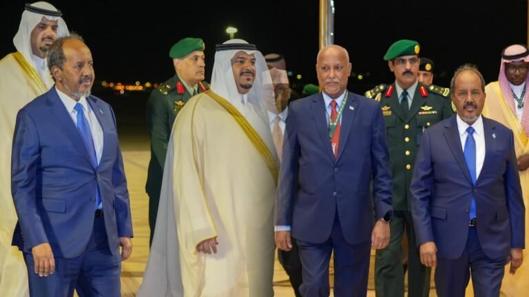 {DAAWO MUQAALKA} Maxaad Kala Socotaa Ujeedka Xasan Sheekh U Aaday Dalka Saudi Arabia