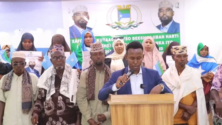 {DAAWO MUQAALKA}  Mid ka mid ah Beelaha Jubbaland oo War ka soo saaray dib u doorashada Axmed Madoobe