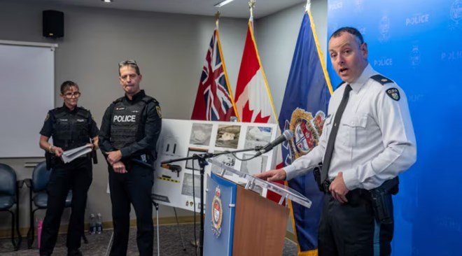 Ottawa police bust nets cousins of officers suing force