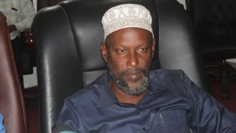 {DAAWO SAWIRADA} Maxaa ka taqanaa Macallinkii-dugsigii ee saddexda mar noqday guddoomiye Baarlamaanka.?