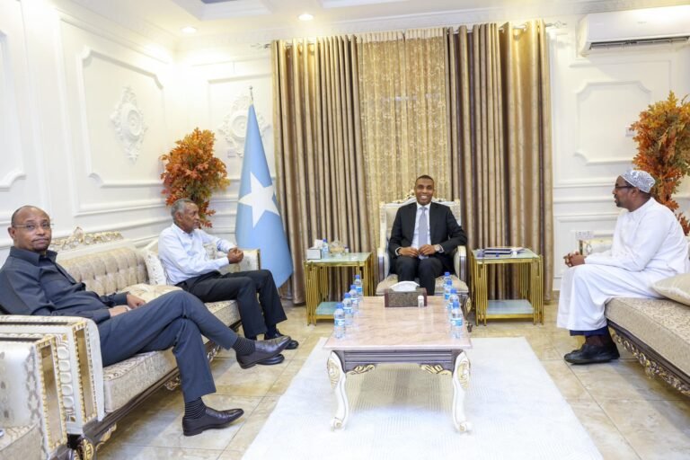 Maxeey Ka wada Hadlee RW Xamse iyo Wafdii Ka socda Kenya?