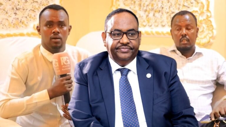 {DAAWO MUQAALKA}  Xildhibaanada Xisbiga Mideeye oo iska fogeeyay heshiis la sheegay madaxda Xisbigu inay galeen!