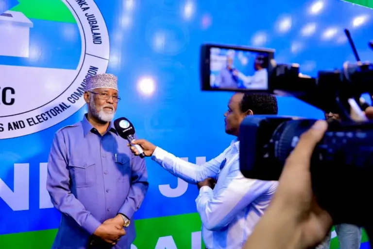 Madaxweynaha Jubbaland oo qaatay shahaadada Musharaxnimo