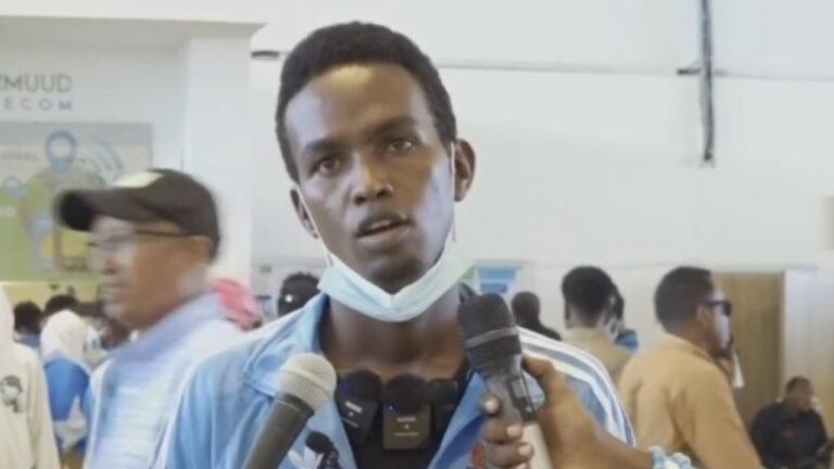 {DAAWO MUQAALKA} “18-qof oo ay ku jirto Walaasheey ayaa Gaajo ugu dhintay Doontii aan saarnaa,Aniga lee ka badbaaday”