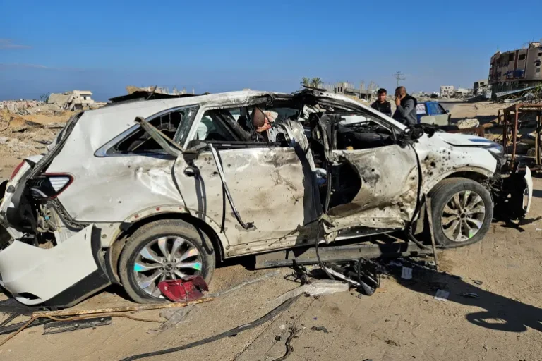 Isra’il oo Gaza ku dishay laba ka mid ah shaqaalaha gargaarka.