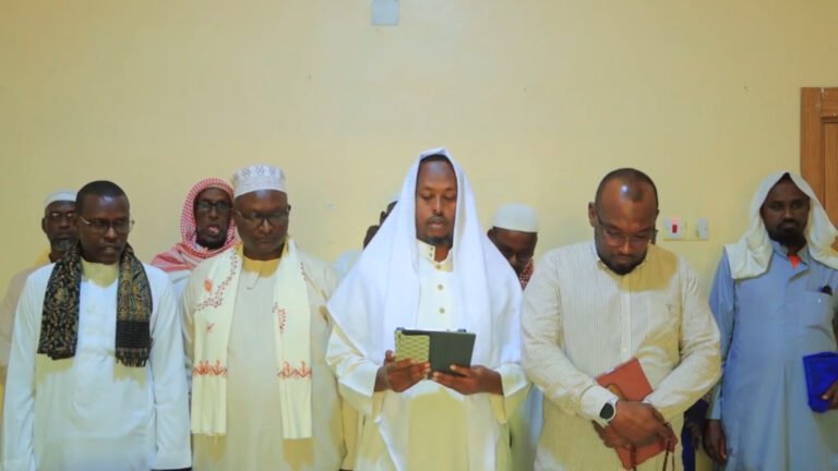 {DAAWO MUUQAALKA} Qaar kamid ah Ducaadda Awqaafta oo baaq nabadeed ujeediyay beelaha dhawaan dirirtu dhexmartay.