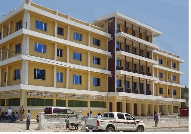 Xiisadda guriga hooyooyinka oo wali taagan iyo R/W Xamza oo tallaabo qaaday.