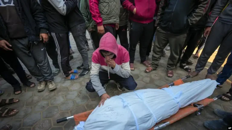 Isra’il oo Gaza Duqeymo ku dishay 54 Falastiiniyiin ah