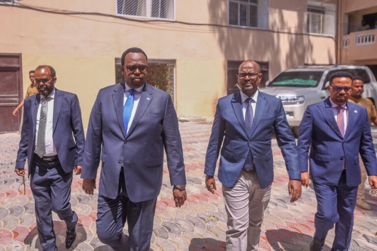 {DAAWO SAWIRADA}Muxu RW Ku Xigeenka Kusoo Arkay Wasaaraddaha uu Lama Filaanka Ku Tagay?