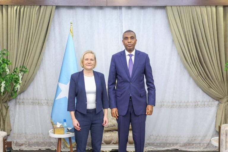 Maxey ka wada Hadleen Ra’iisul Wasaare Xamsa iyo Wasiirka Arrimaha Gudaha Finland.