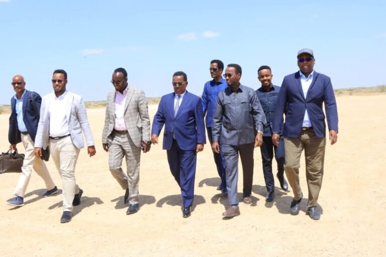 {DAAWO SAWIRADA} Wafdi uu Hogaaminaayo Wasiirka Wasaaradda Arrimaha Gudaha DFS oo gaaray Magaalada Jowhar.