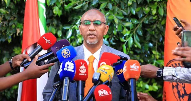 Muxuu ka yiri Guddoomiye Xirsi Wadahadalno Soomaaliya.?