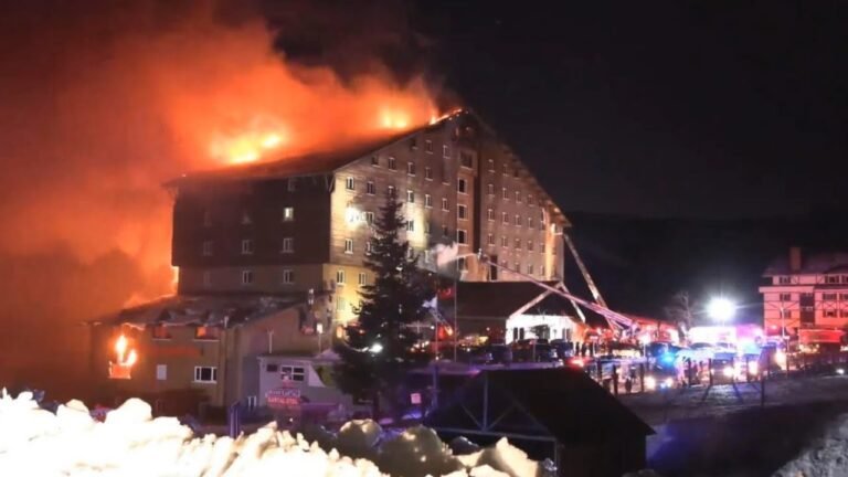 {DAAWO MUUQAALKA} Ku dhawaad 70 qof oo ku dhintay dab ka kacay goob loo dalxiis tago.