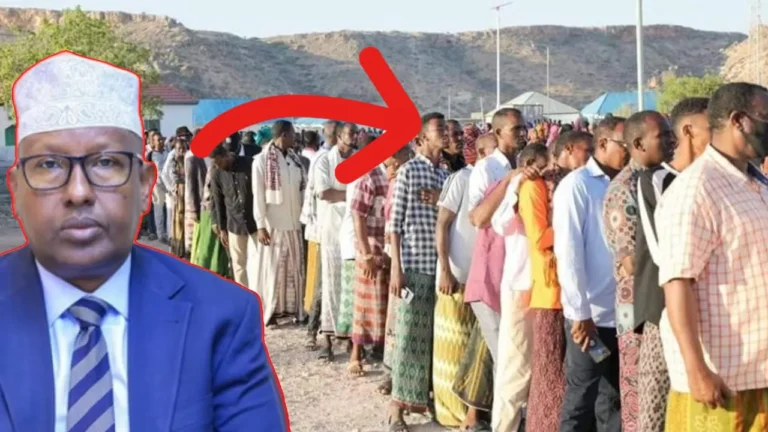 {DAAWO MUQAALKA}  Dowladda Soomaaliya oo sheegtay in Puntlnad iyo Jabbaland ka qaban doonto doorasho Qof iyo cod ah