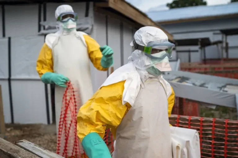 Congo DR oo Dagaal kula jirto Cudurka Ebola iyo Fallaagada M23