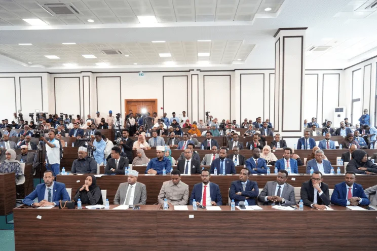 Xildhibaano Laga Joojiyay Kulamada Baarlamaanka Oo Loo Fasaxay.