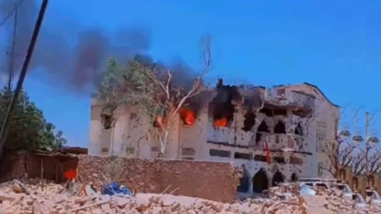 {DAAWO MUQAALKA} Wararki Ugu Dambeeyay Cidamada Midowga afrika oo Garay Hoteelka Werarka AS ku qadeyn ee Baladweyne.