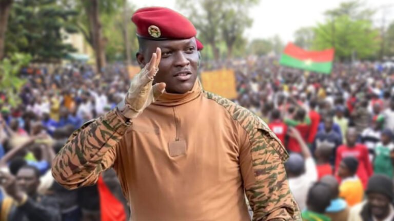 {DAAWO MUQAALKA} Waakee Dalka dhamaan Masuuliyiinta ku amray in ay soo gudbiyaan hantidooda gaar ka ah?