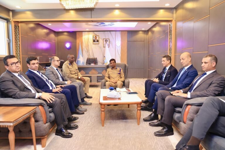 Taliyaha Ciidanka Boliiska Soomaaliyeed Oo Kulan La Qaatay Wafdi Sare Oo Ka Socday Dalka Masar