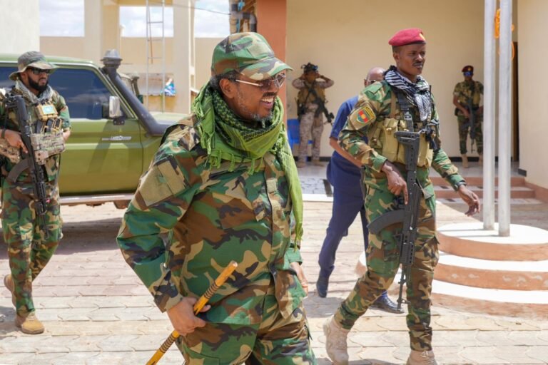 President Hassan reaches Adan Yabal district to intensify military operations.
